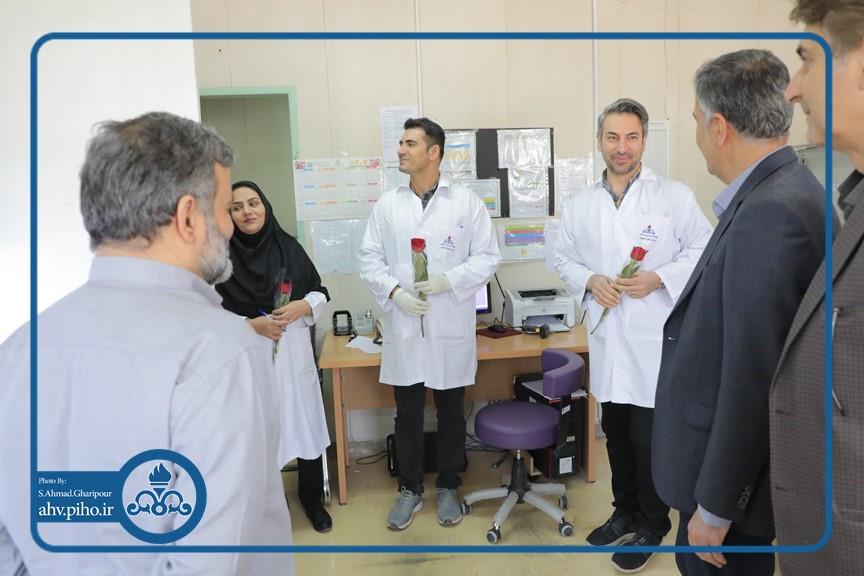 روز علوم آزمایشگاهی1404 12