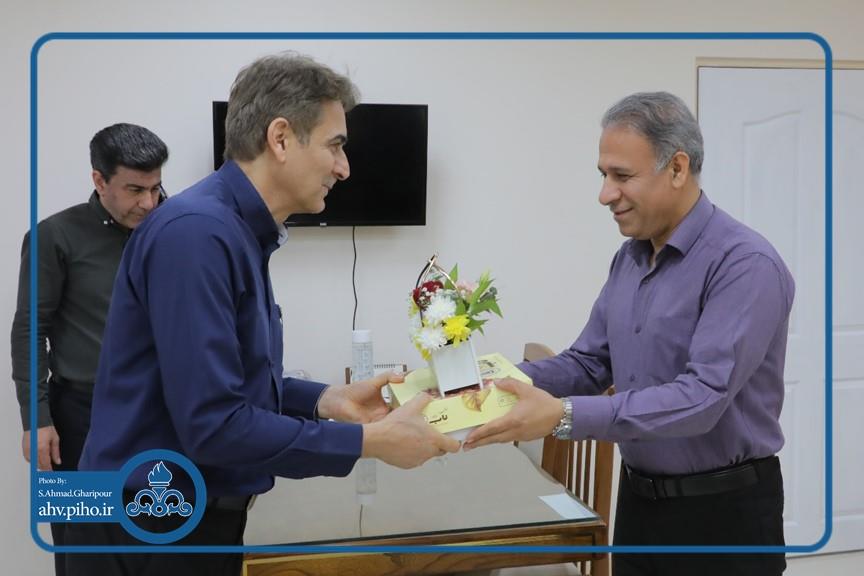 روز کارمند 1405 12