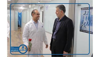 خبر تصویری / تقدیر رئیس بهداشت و درمان صنعت نفت اهواز از کارکنان کلینیک جامع توانبخشی